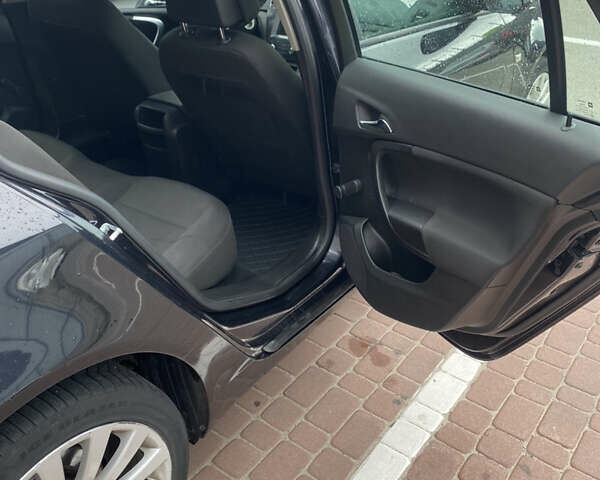 Черный Опель Инсигния, объемом двигателя 1.6 л и пробегом 234 тыс. км за 6650 $, фото 26 на Automoto.ua