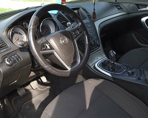 Чорний Опель Інсігнія, об'ємом двигуна 2 л та пробігом 358 тис. км за 6799 $, фото 10 на Automoto.ua