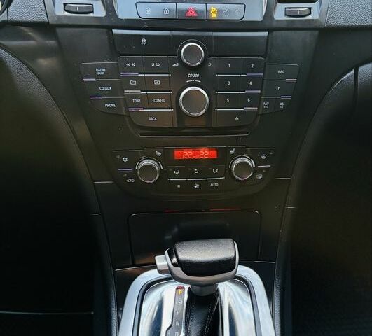 Черный Опель Инсигния, объемом двигателя 2 л и пробегом 97 тыс. км за 8800 $, фото 7 на Automoto.ua