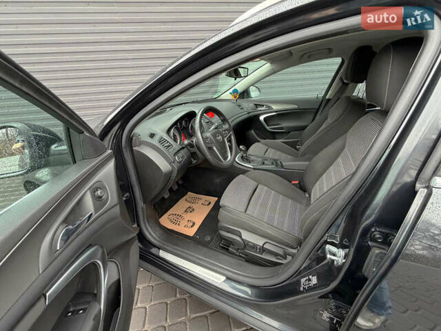 Черный Опель Инсигния, объемом двигателя 1.6 л и пробегом 246 тыс. км за 8000 $, фото 4 на Automoto.ua