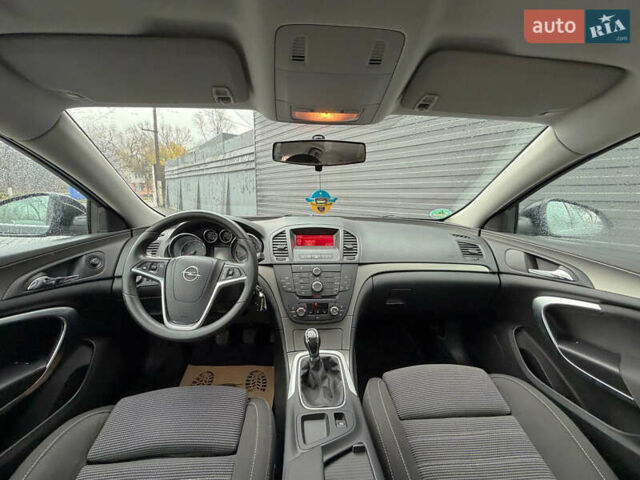 Черный Опель Инсигния, объемом двигателя 1.6 л и пробегом 246 тыс. км за 8000 $, фото 5 на Automoto.ua