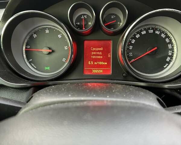 Чорний Опель Інсігнія, об'ємом двигуна 1.96 л та пробігом 306 тис. км за 6500 $, фото 10 на Automoto.ua