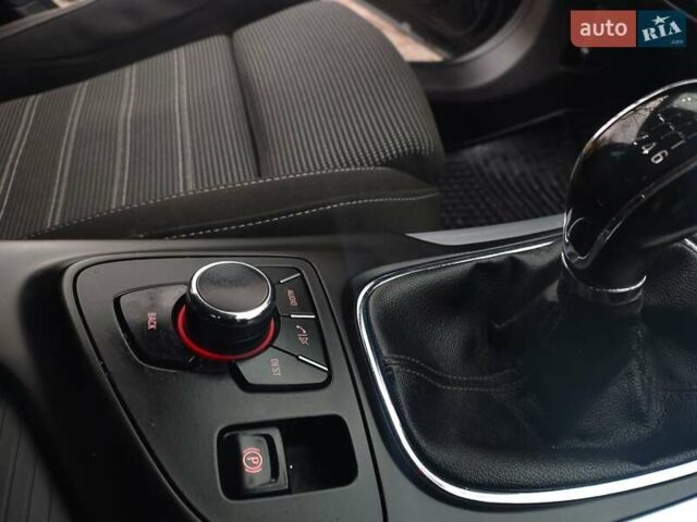 Черный Опель Инсигния, объемом двигателя 2 л и пробегом 265 тыс. км за 5750 $, фото 33 на Automoto.ua