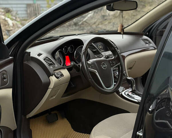 Черный Опель Инсигния, объемом двигателя 1.96 л и пробегом 277 тыс. км за 7800 $, фото 9 на Automoto.ua