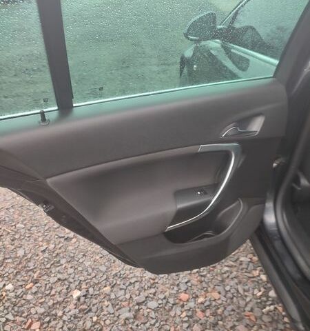 Чорний Опель Інсігнія, об'ємом двигуна 1.96 л та пробігом 324 тис. км за 6700 $, фото 9 на Automoto.ua