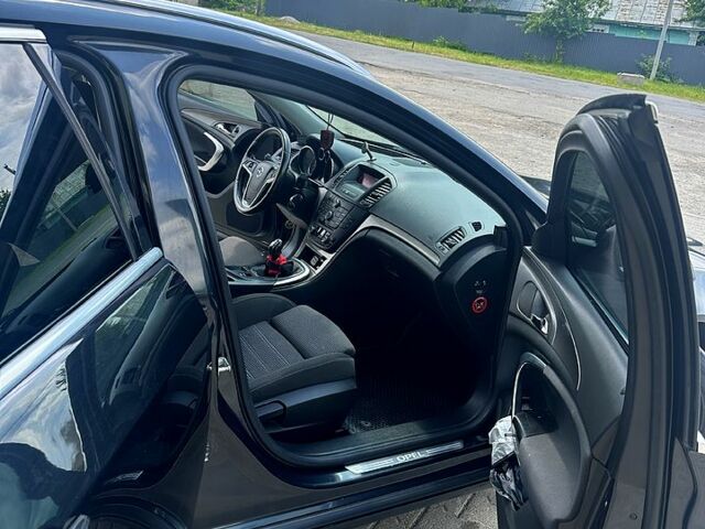 Черный Опель Инсигния, объемом двигателя 2 л и пробегом 296 тыс. км за 7000 $, фото 10 на Automoto.ua