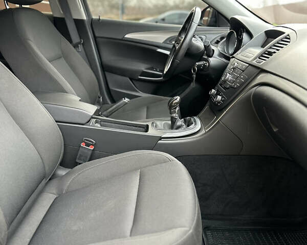 Черный Опель Инсигния, объемом двигателя 2 л и пробегом 194 тыс. км за 7500 $, фото 22 на Automoto.ua