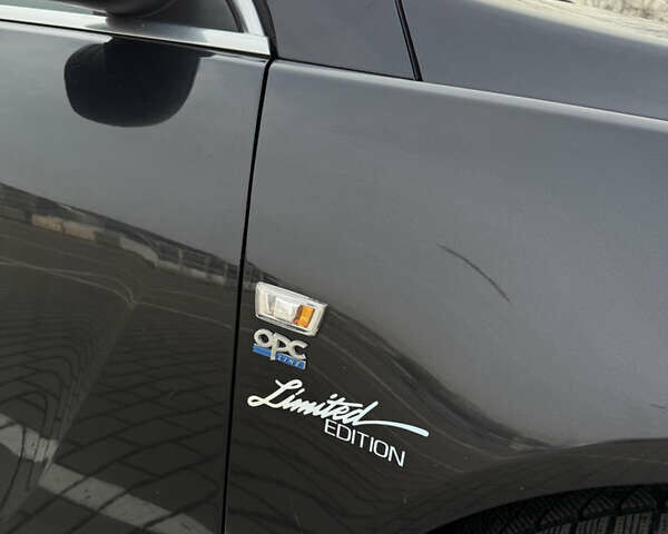 Черный Опель Инсигния, объемом двигателя 1.96 л и пробегом 305 тыс. км за 7999 $, фото 15 на Automoto.ua