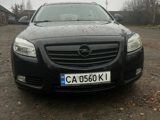 Чорний Опель Інсігнія, об'ємом двигуна 2 л та пробігом 288 тис. км за 6000 $, фото 1 на Automoto.ua