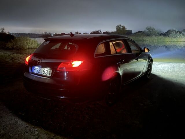 Черный Опель Инсигния, объемом двигателя 2 л и пробегом 100 тыс. км за 3450 $, фото 4 на Automoto.ua