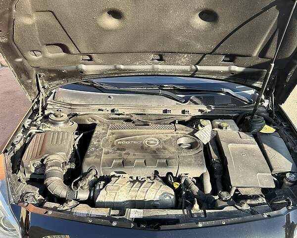 Черный Опель Инсигния, объемом двигателя 2 л и пробегом 285 тыс. км за 7000 $, фото 2 на Automoto.ua