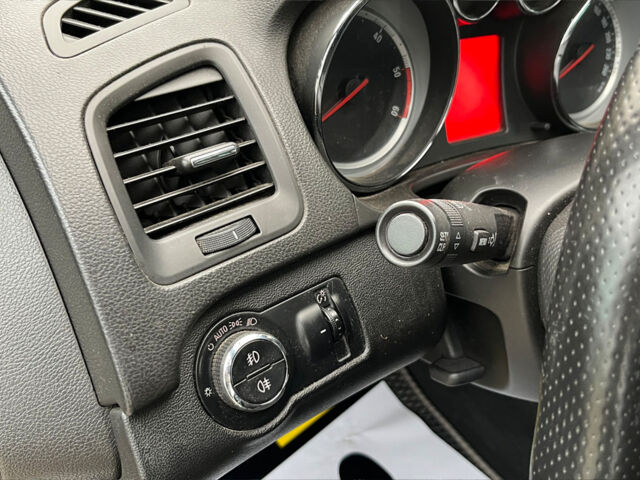 Черный Опель Инсигния, объемом двигателя 2 л и пробегом 237 тыс. км за 6700 $, фото 11 на Automoto.ua