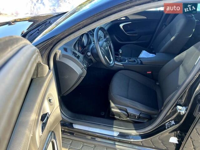 Черный Опель Инсигния, объемом двигателя 1.6 л и пробегом 200 тыс. км за 7999 $, фото 12 на Automoto.ua