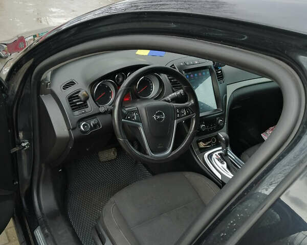 Черный Опель Инсигния, объемом двигателя 2 л и пробегом 310 тыс. км за 7500 $, фото 9 на Automoto.ua