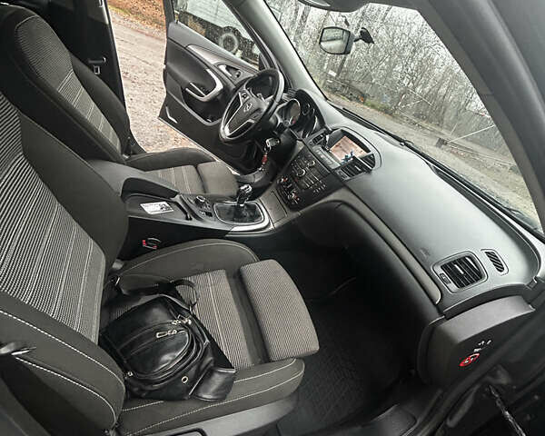 Чорний Опель Інсігнія, об'ємом двигуна 1.96 л та пробігом 288 тис. км за 6000 $, фото 10 на Automoto.ua