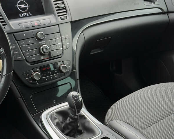 Черный Опель Инсигния, объемом двигателя 2 л и пробегом 292 тыс. км за 5900 $, фото 24 на Automoto.ua