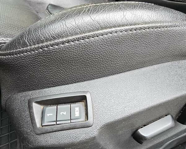 Опель Инсигния 2010 в Киеве на Automoto.ua Черный Опель Инсигния, объемом двигателя 1.96 л и пробегом 260 тыс. км за 5500 $, фото 30 на Automoto.ua