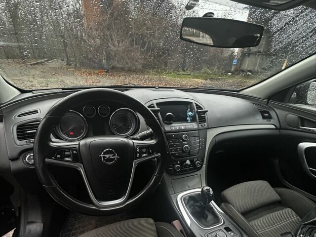 Чорний Опель Інсігнія, об'ємом двигуна 2 л та пробігом 288 тис. км за 6000 $, фото 7 на Automoto.ua