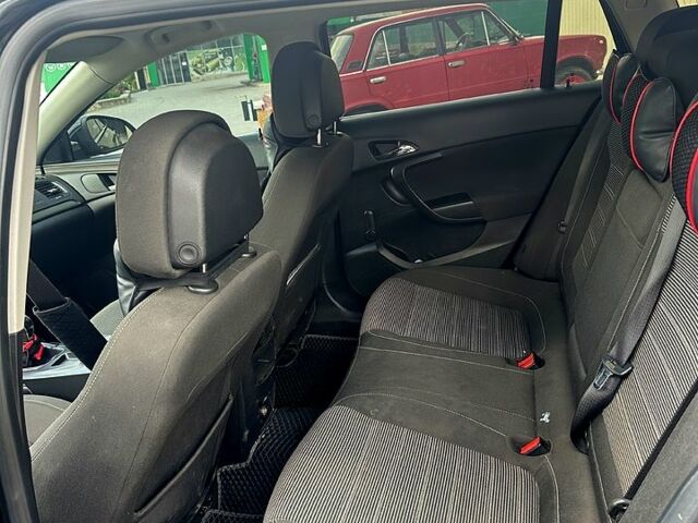 Черный Опель Инсигния, объемом двигателя 2 л и пробегом 296 тыс. км за 7000 $, фото 11 на Automoto.ua