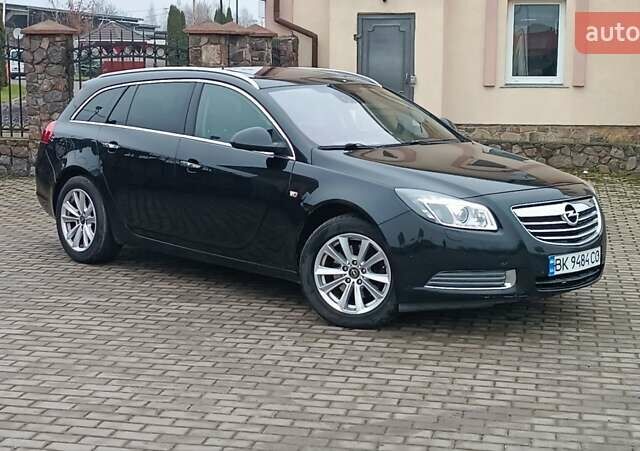 Черный Опель Инсигния, объемом двигателя 2 л и пробегом 215 тыс. км за 7250 $, фото 6 на Automoto.ua