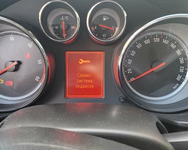 Чорний Опель Інсігнія, об'ємом двигуна 1.96 л та пробігом 225 тис. км за 7500 $, фото 4 на Automoto.ua