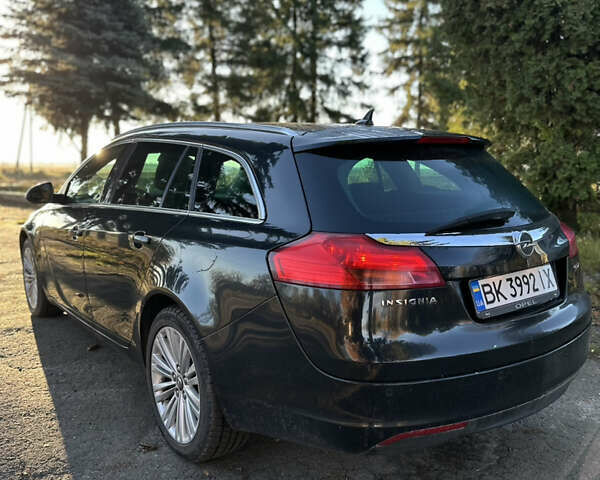 Опель Інсігнія 2010 у Березне на Automoto.ua Чорний Опель Інсігнія, об'ємом двигуна 1.96 л та пробігом 303 тис. км за 7500 $, фото 5 на Automoto.ua