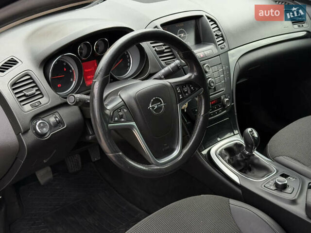 Черный Опель Инсигния, объемом двигателя 2 л и пробегом 292 тыс. км за 5900 $, фото 11 на Automoto.ua