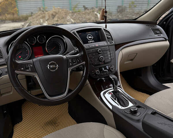 Черный Опель Инсигния, объемом двигателя 1.96 л и пробегом 277 тыс. км за 7800 $, фото 10 на Automoto.ua