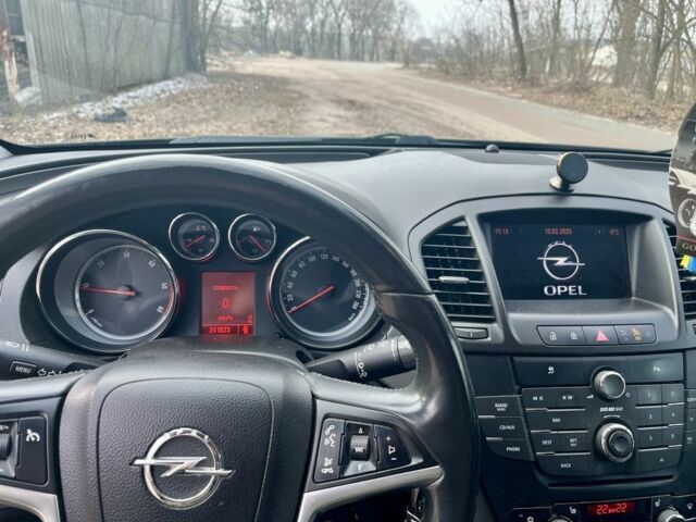 Опель Инсигния 2010 в Вышгороде на Automoto.ua Черный Опель Инсигния, объемом двигателя 2 л и пробегом 240 тыс. км за 7000 $, фото 4 на Automoto.ua