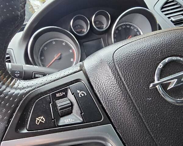 Опель Инсигния 2010 в Киеве на Automoto.ua Черный Опель Инсигния, объемом двигателя 1.96 л и пробегом 260 тыс. км за 5500 $, фото 31 на Automoto.ua