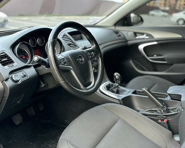 Черный Опель Инсигния, объемом двигателя 2 л и пробегом 194 тыс. км за 7500 $, фото 12 на Automoto.ua