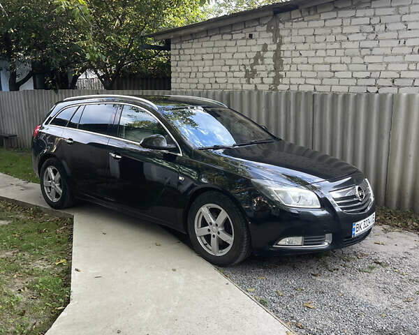 Чорний Опель Інсігнія, об'ємом двигуна 1.96 л та пробігом 390 тис. км за 8500 $, фото 2 на Automoto.ua