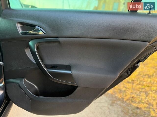 Черный Опель Инсигния, объемом двигателя 1.6 л и пробегом 206 тыс. км за 8000 $, фото 54 на Automoto.ua