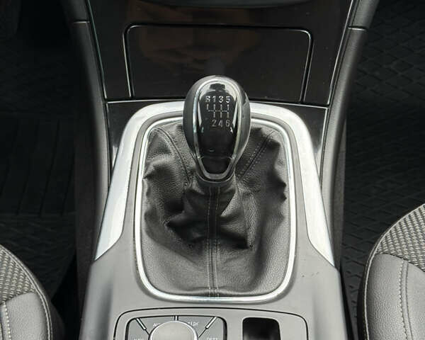 Черный Опель Инсигния, объемом двигателя 2 л и пробегом 292 тыс. км за 5900 $, фото 17 на Automoto.ua