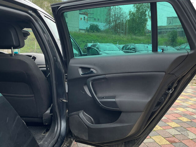 Черный Опель Инсигния, объемом двигателя 2 л и пробегом 237 тыс. км за 6700 $, фото 19 на Automoto.ua