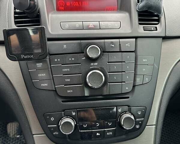 Черный Опель Инсигния, объемом двигателя 2 л и пробегом 330 тыс. км за 6800 $, фото 9 на Automoto.ua