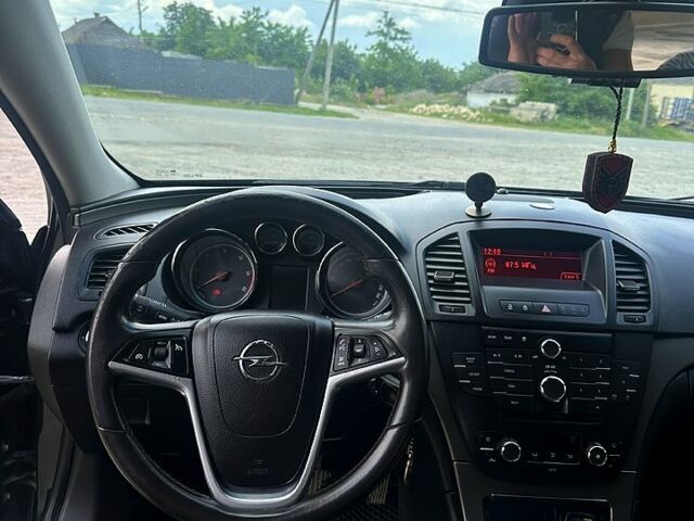 Черный Опель Инсигния, объемом двигателя 2 л и пробегом 296 тыс. км за 7000 $, фото 8 на Automoto.ua