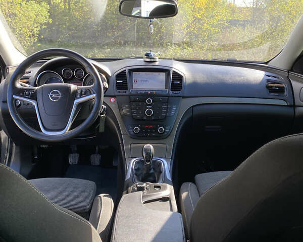 Чорний Опель Інсігнія, об'ємом двигуна 1.96 л та пробігом 231 тис. км за 7500 $, фото 14 на Automoto.ua