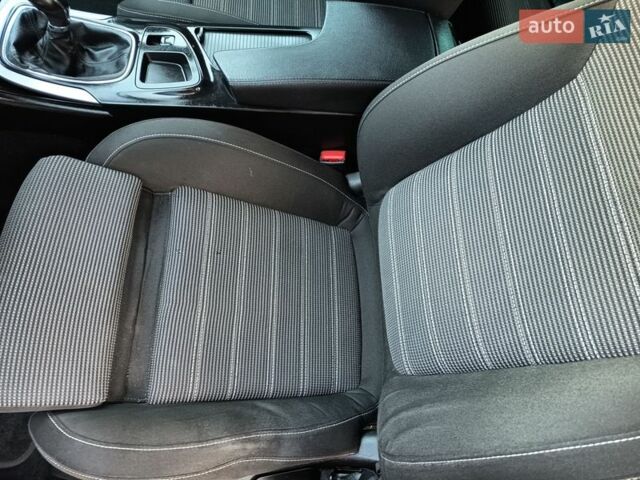 Черный Опель Инсигния, объемом двигателя 1.6 л и пробегом 198 тыс. км за 6850 $, фото 14 на Automoto.ua