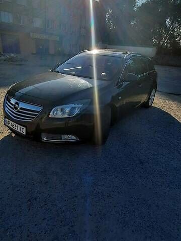 Чорний Опель Інсігнія, об'ємом двигуна 2 л та пробігом 180 тис. км за 8500 $, фото 3 на Automoto.ua