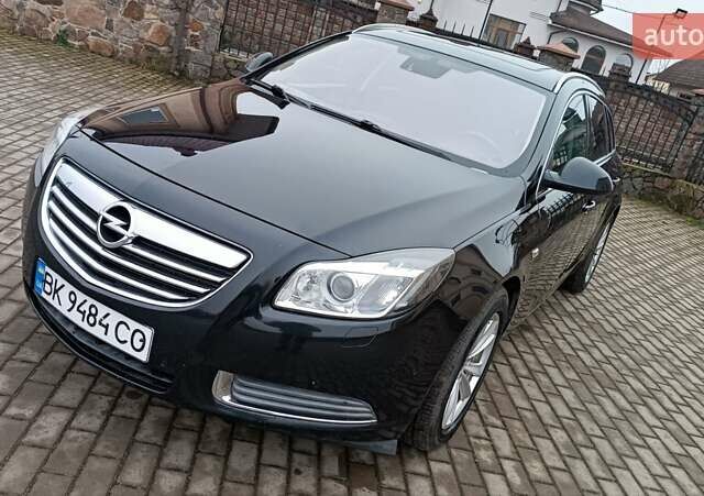 Черный Опель Инсигния, объемом двигателя 2 л и пробегом 215 тыс. км за 7250 $, фото 11 на Automoto.ua