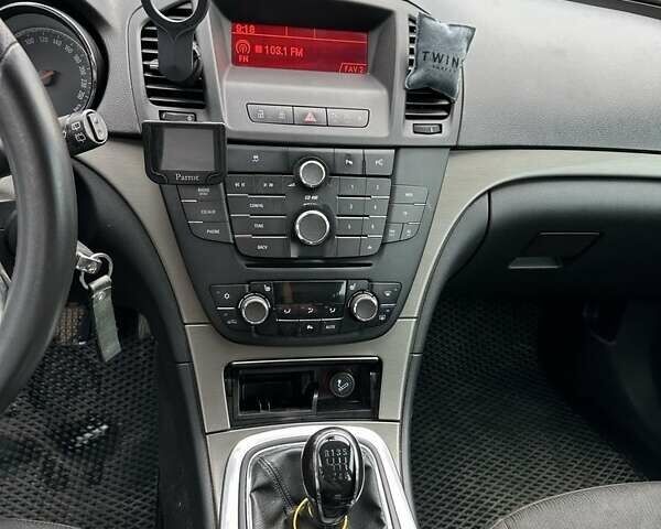 Черный Опель Инсигния, объемом двигателя 2 л и пробегом 330 тыс. км за 6800 $, фото 8 на Automoto.ua