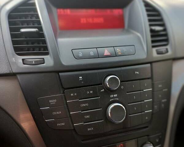 Черный Опель Инсигния, объемом двигателя 1.96 л и пробегом 372 тыс. км за 7200 $, фото 11 на Automoto.ua