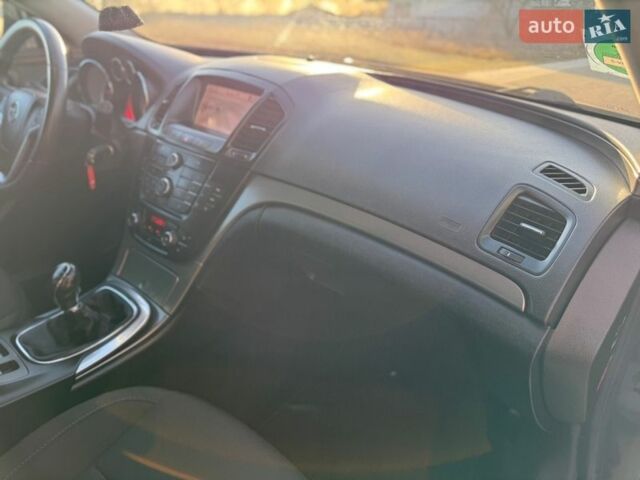 Черный Опель Инсигния, объемом двигателя 1.6 л и пробегом 206 тыс. км за 8000 $, фото 48 на Automoto.ua