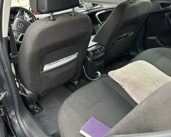 Черный Опель Инсигния, объемом двигателя 2 л и пробегом 330 тыс. км за 6800 $, фото 10 на Automoto.ua