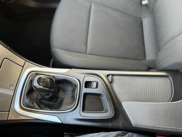 Черный Опель Инсигния, объемом двигателя 1.6 л и пробегом 206 тыс. км за 8000 $, фото 14 на Automoto.ua