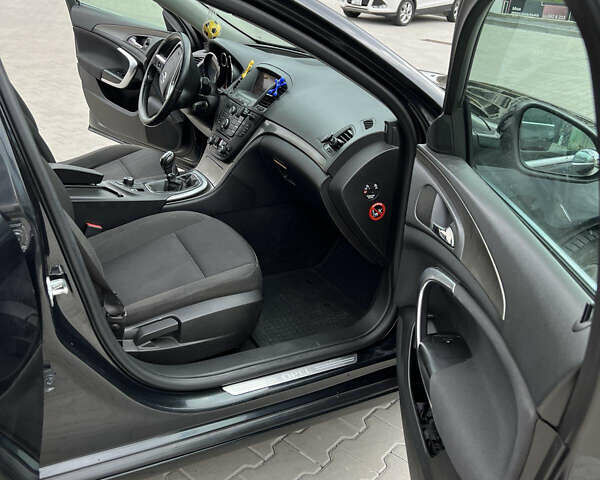 Черный Опель Инсигния, объемом двигателя 1.96 л и пробегом 230 тыс. км за 8500 $, фото 14 на Automoto.ua