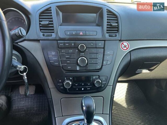 Черный Опель Инсигния, объемом двигателя 1.96 л и пробегом 232 тыс. км за 8000 $, фото 13 на Automoto.ua