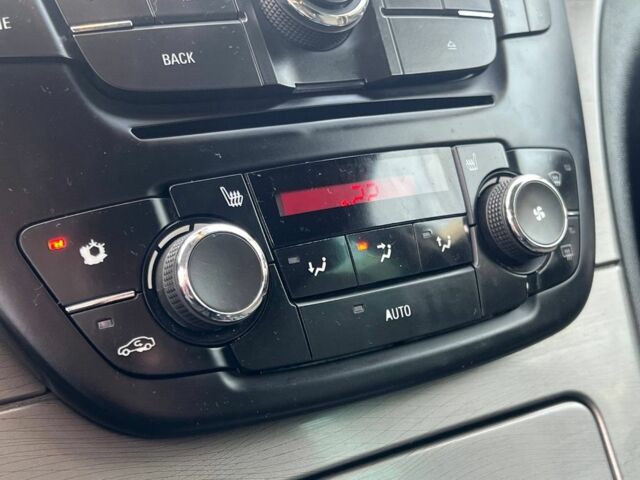 Черный Опель Инсигния, объемом двигателя 2 л и пробегом 264 тыс. км за 6499 $, фото 5 на Automoto.ua