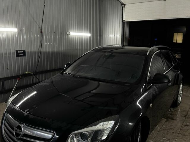 Черный Опель Инсигния, объемом двигателя 2 л и пробегом 280 тыс. км за 5700 $, фото 1 на Automoto.ua